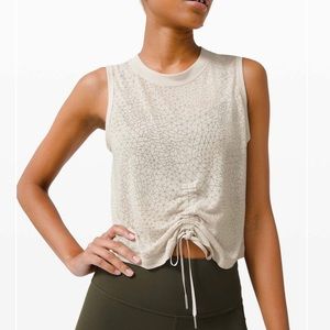 Lululemon Cinch Me Up Front Tank *Veil
Dune sz 4
